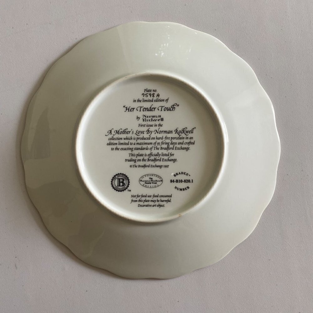 Vintage Norman Rockwell Of Her Tender Touch Collector PLATE A Mother's Love 1997 - Picture 3 of 6